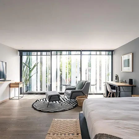 Casai Luxury & Designer Apt In The Best Location!